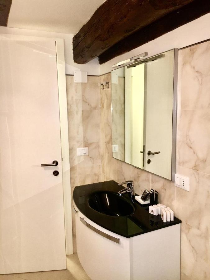Venice Mirrors Exterior foto